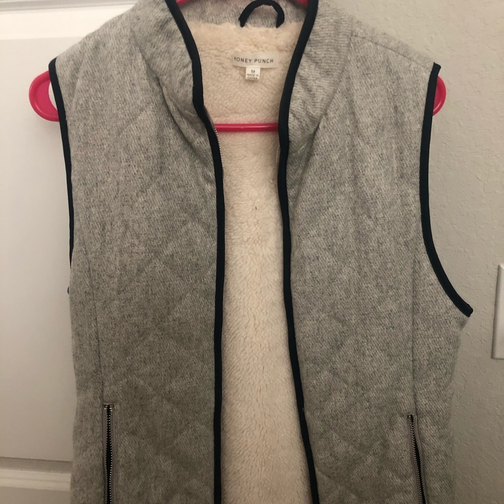 Women’s Honeypunch Medium Vest